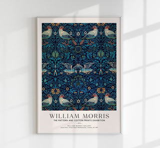 William Morris Birds Ausstellungsposter im Arts-&-Crafts Look als Wandkunst auf 225g Fine Art Paper oder 380g Canvas, erhältlich in sechs Größen.
