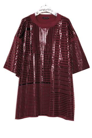 Spiegelglänzendes Foilover Bigshirt von Starstyling mit multipattern Allover‑Folie, unisex Oversize‑Fit – handgemachtes Statement mit starkem Lichteffekt.
