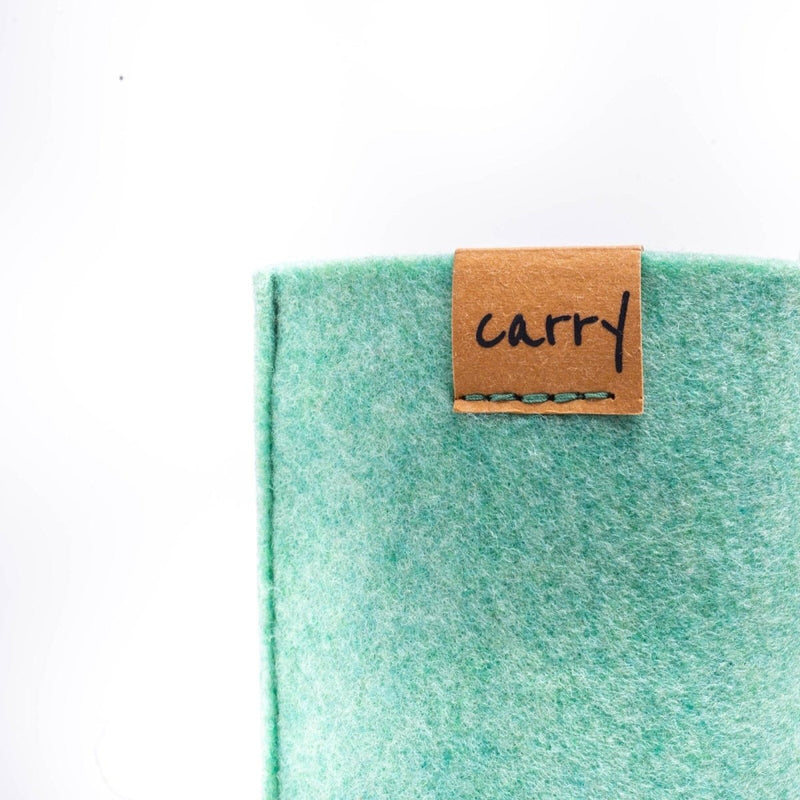 CARRY Sleeve – Handgenähte Trinkflaschenhülle aus Upcycling Filz — Ansicht 13