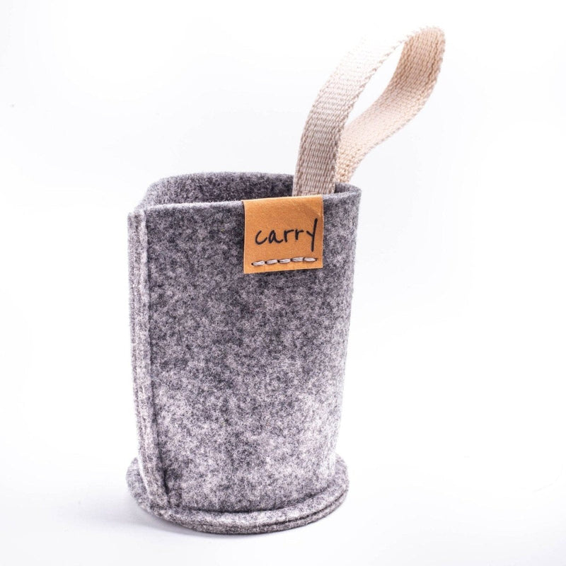 CARRY Sleeve – Handgenähte Trinkflaschenhülle aus Upcycling Filz — Ansicht 2