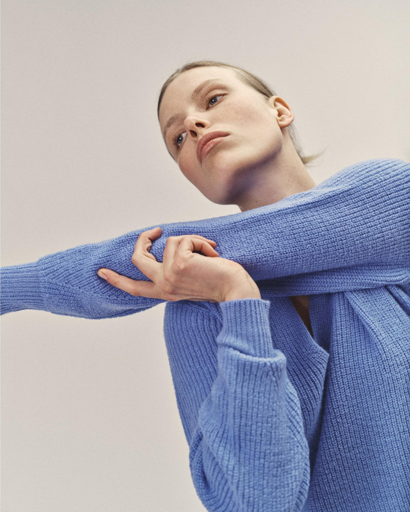 Merino wool knit pullover – deep V-neck | ribbed texture | fairly made in Italy — Ansicht 9