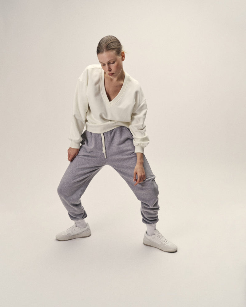 Sweatshirt V-Neck Organic Cotton – Oversized Fit Feminine — Ansicht 4