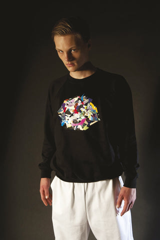 Starstyling Sweater mit kreisförmigen Rest-Folienstücken am Solarplexus, unisex Relaxed Fit und reflektierendem Glanz – tragbare Energie für Alltag & Events.
