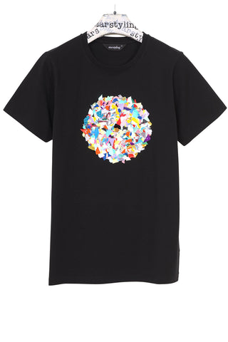 Unisex T‑Shirt mit kreisförmigem Rest‑Foil‑Print auf der Brust; weicher Baumwoll‑Jersey, flexible Folie, jedes Stück handveredelt und einzigartig.
