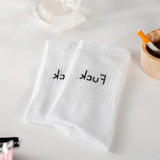 Fuck. Statement Socken – Bio-Baumwolle | EU-Produktion | Dein stilvoller Mittelfinger