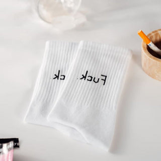 kcuF Statementsocken von arrel mit Glas und Zigarette