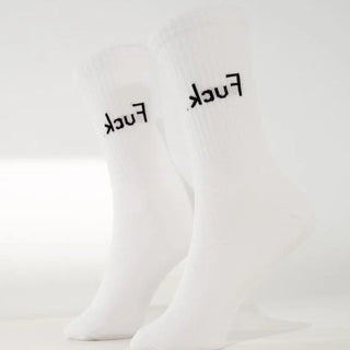 Fuck. Statement Socken – Bio-Baumwolle | EU-Produktion | Dein stilvoller Mittelfinger