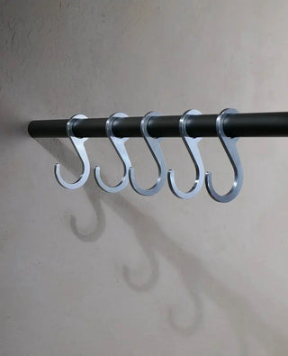 Hanger Haken aus Edelstahl – langlebige Einhängehaken mit gebürsteter Oberfläche