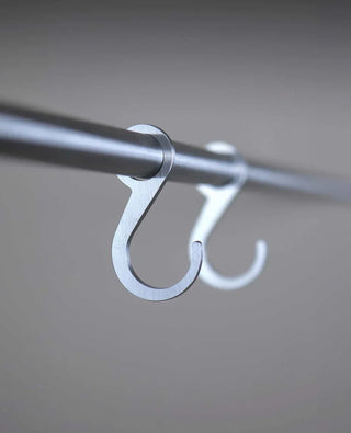 Siqual Hanger Haken aus Edelstahl – robuste Einhängehaken mit gebürsteter Oberfläche