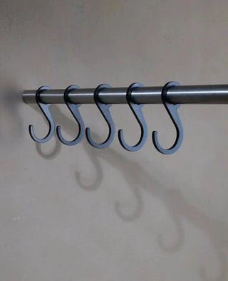 5er-Set Hanger Haken in Schwarz – Metallhaken zum Einhängen an Garderobenstangen