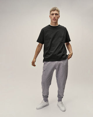 Herren Sweatpants in Grau Melange, Detailansicht mit Logo