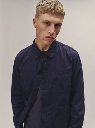 Herren Worker Jacket in blau aus Bio-Baumwolle von WOTE - fair und nachhaltig in Portugal produziert Anschnitt Bild