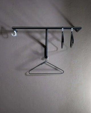 Hook Metallgarderobe in Schwarz – ideal für minimalistische Räume