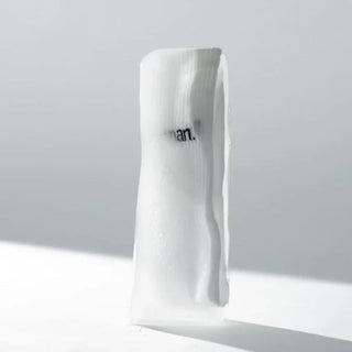 human. Statement Socken – Bio-Baumwolle | EU-Produktion | Statement für Menschlichkeit