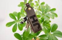 Monogramm-Schlüsselanhänger mit Gravur – Personalisiert, italienisches Leder — Ansicht 8