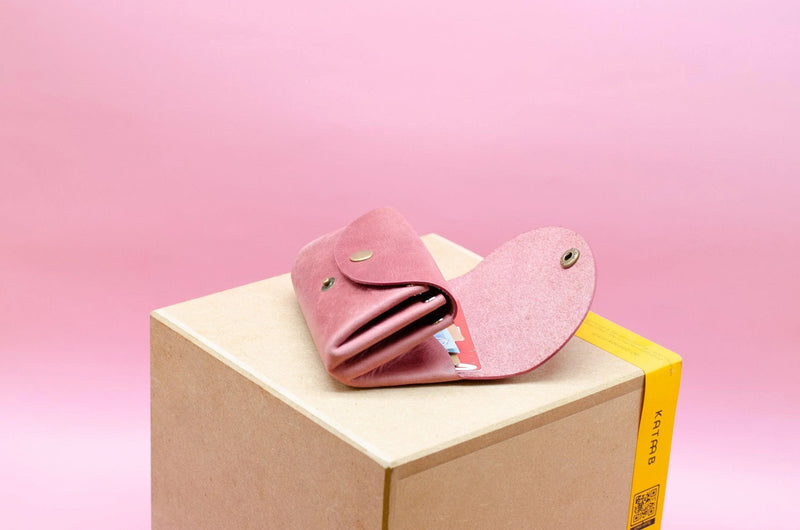 Minimalist Wallet for Women - Genuine Leather Old Pink | Handmade Berlin — KATAAB
