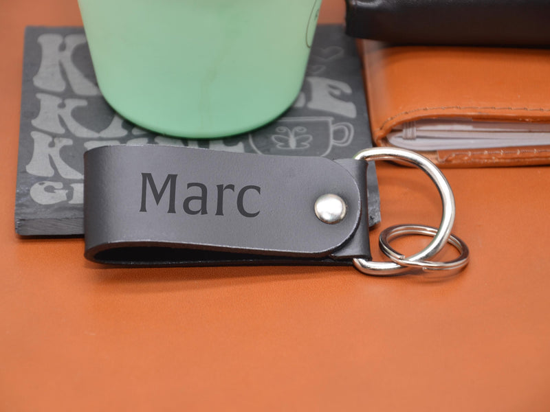 Monogramm-Schlüsselanhänger mit Gravur – Personalisiert, italienisches Leder — Ansicht 5
