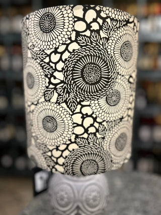 Kabellose Bodo Mans Lampe – Graue Reliefkeramik | Akku & Fernbedienung | Mid Century