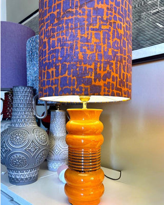 AK-Keramik Tischlampe – Orange | Mid Century Keramik | Handmade Schirm