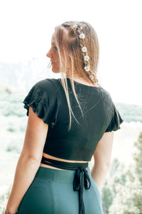 FARRAH Crop-Wickeltop black – 3-in-1-Style nachhaltig elegant — Ansicht 4