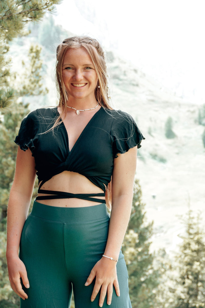 FARRAH Crop-Wickeltop black – 3-in-1-Style nachhaltig elegant — Vivien Joy