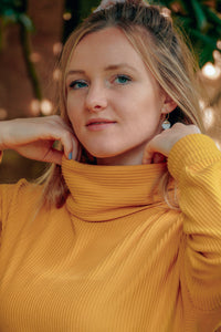 Aila Cropped Jumper amber turtleneck fitted sustainable — Ansicht 2