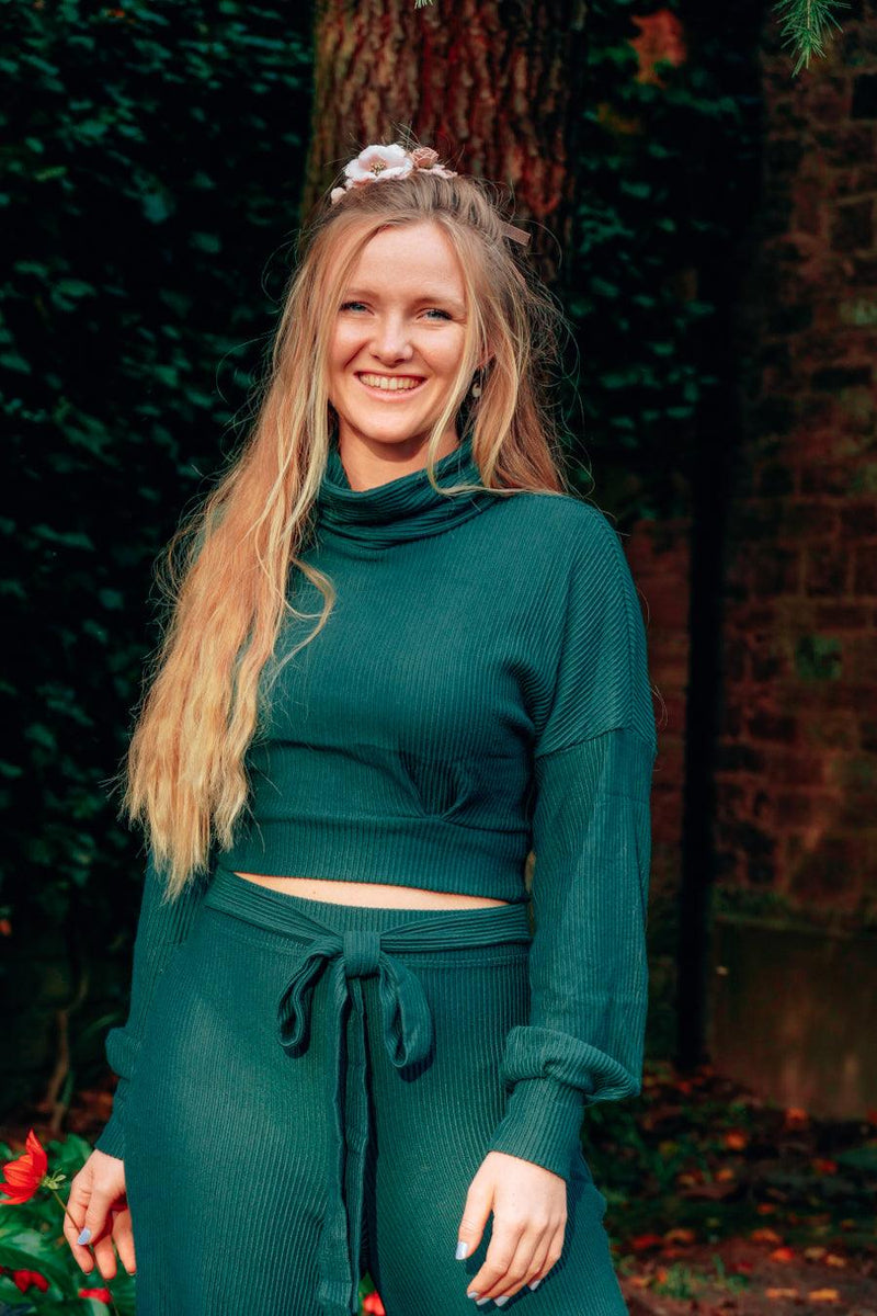Aila Crop Pullover deep green – Turtleneck Oversized Sleeves Ecovero — Ansicht 6