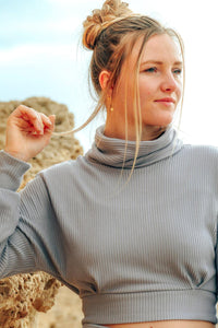 Aila Cropped Lilac Sweater – Cropped Turtleneck Balloon Sleeves — Ansicht 6