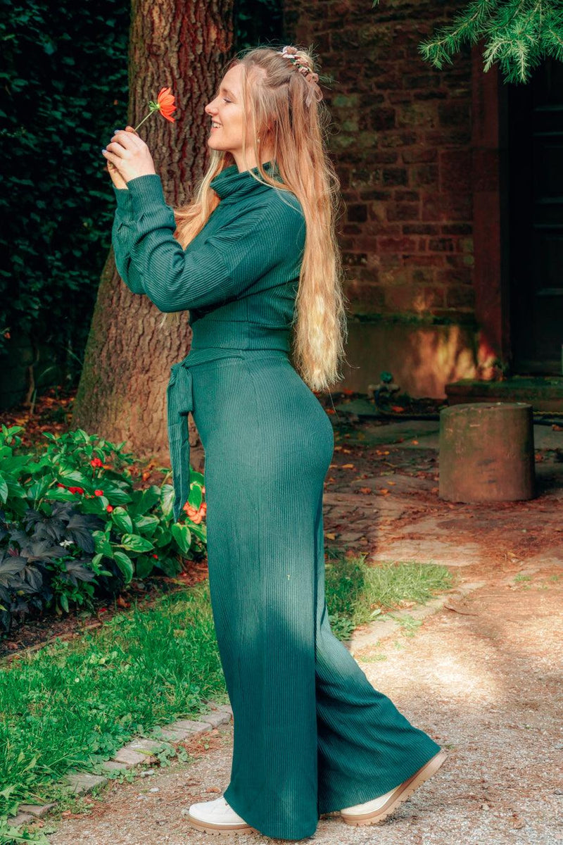 Aila Crop Pullover deep green – Turtleneck Oversized Sleeves Ecovero — Ansicht 4