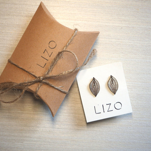 Vulva Stud Earrings – Vegan Snappap Design, Handmade in Cologne