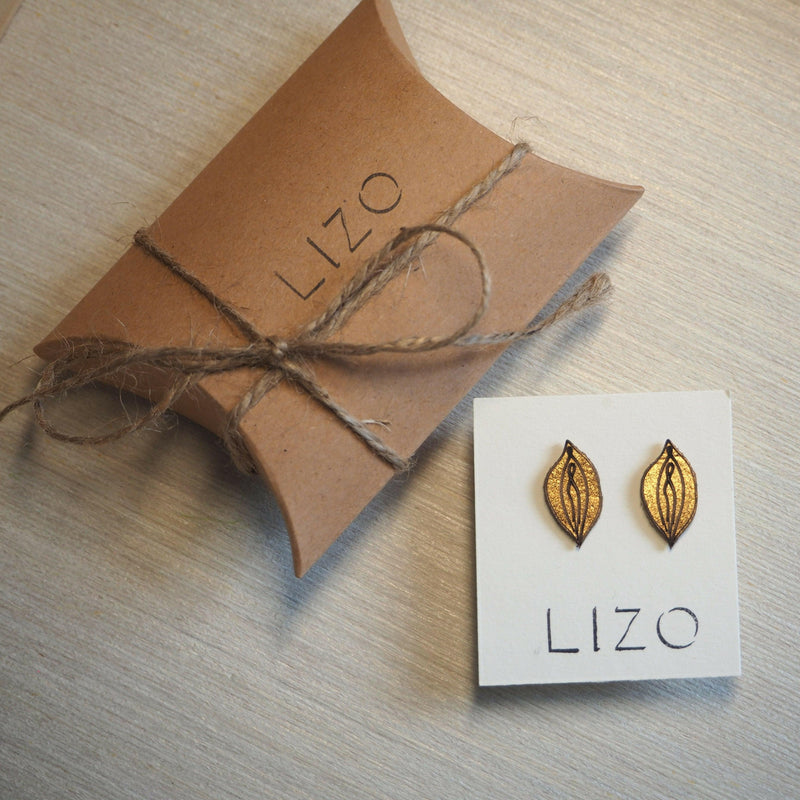 Vulva Stud Earrings – Vegan Snappap Design, Handmade in Cologne — Ansicht 6