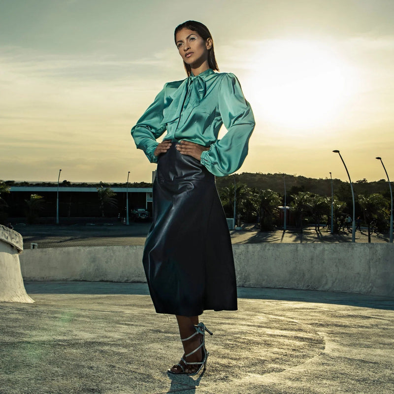 Pineapple Leather Skirt – High-Waisted Midi | Vegan & Innovative — Ansicht 4