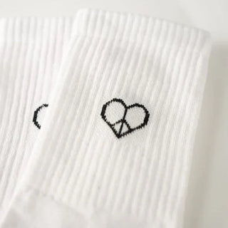 Love & Peace Statement Socken – Bio-Baumwolle für ein besseres Miteinander
