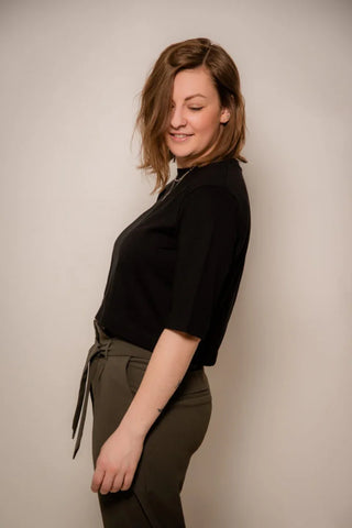 ELISA Crop Top – Organic Cotton | Black | Opaque &amp; Versatile