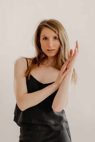 Top EMMA – Tencel | Black | Elegant &amp; sustainable