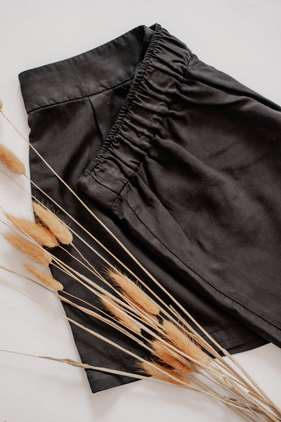 Shorts LIA – Tencel Lyocell Schwarz, Elegant & Nachhaltig