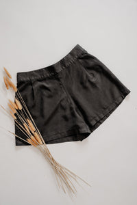Shorts LIA – Tencel Lyocell Schwarz, Elegant & Nachhaltig — Ansicht 5