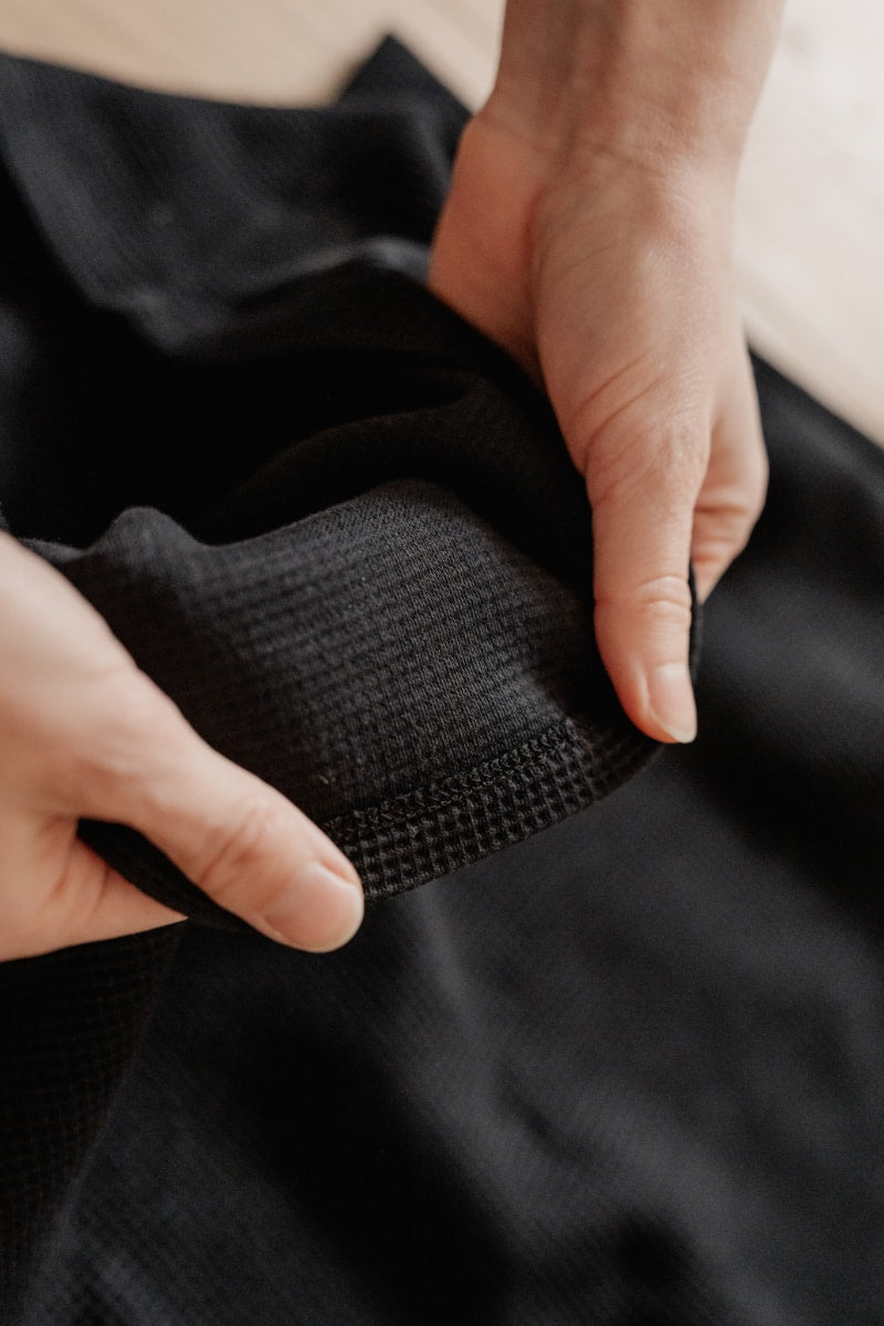 Stehkragen Longsleeve CLARA Bio-Baumwolle Schwarz — Ansicht 4