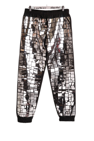 Starstyling Joggers mit allover metallischem Mosaik, unisex Relaxed Fit, elastischem Bund und Seitentaschen – auffälliger Glanz für Street, Club und Bühne.
