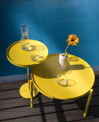 Orbis Couchtisch aus Metall in Gelb im Outdoor-Bereich als wetterfester Tisch für Garten oder Terrasse