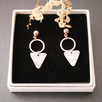 Triangular Marbled Cold Porcelain Rose Gold Plated Earrings — Ansicht 4