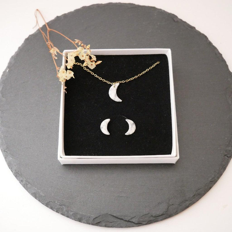 Moon Necklace & Stud Earrings Set – Handmade Cold Porcelain — Ansicht 3