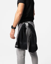 Magnetic workoutTowel black | Antibakteriell FUZE™ | 50×100 cm — Ansicht 2