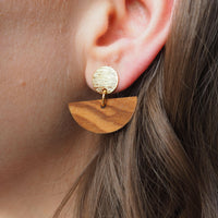 Olive Wood Half Moon Drop Earrings – Handmade in Cologne — Ansicht 1