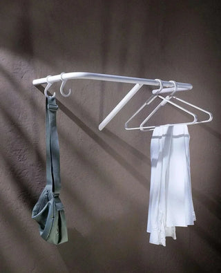 RAIL Garderobe in Cremeweiß – schlichte Wandlösung für Flur, Schlafzimmer oder Büro