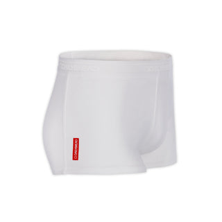 Eng anliegende DAILYBREAD Boxershorts in zeitlosem Design aus weicher Supima-Baumwolle mit elastischem Komfortbund und flach verarbeiteten Nähten.