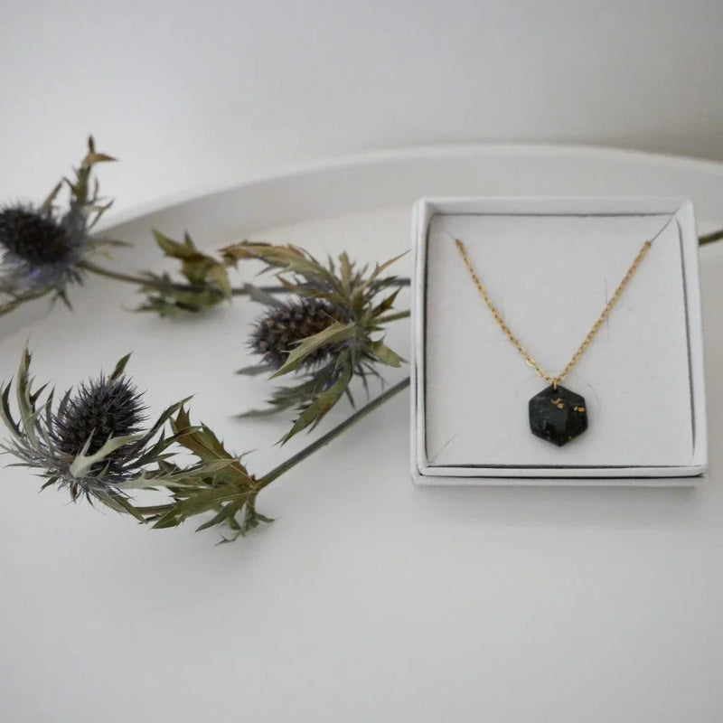 Hexagon Necklace made of Cold Porcelain – handmade in Cologne | lightweight & break-resistant — Ansicht 2
