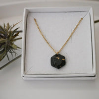 Hexagon Necklace made of Cold Porcelain – handmade in Cologne | lightweight & break-resistant — Ansicht 1