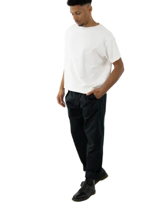 KOBAS – Pleated trousers made of organic cotton moleskin | Clean lines | Made in Berlin