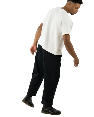 KOBAS – Pleated trousers made of organic cotton moleskin | Clean lines | Made in Berlin